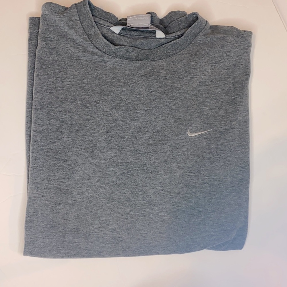Men’s Nike short sleeve tshirt size small